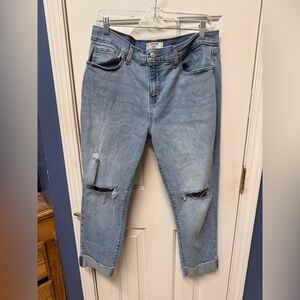 Denizen From Levi’s Light Blue Distressed Ripped Highrise Jeans 34